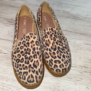 Toms Palma Leather Wrap Desert Tan Leopard Print Suede slip-on shoes 8